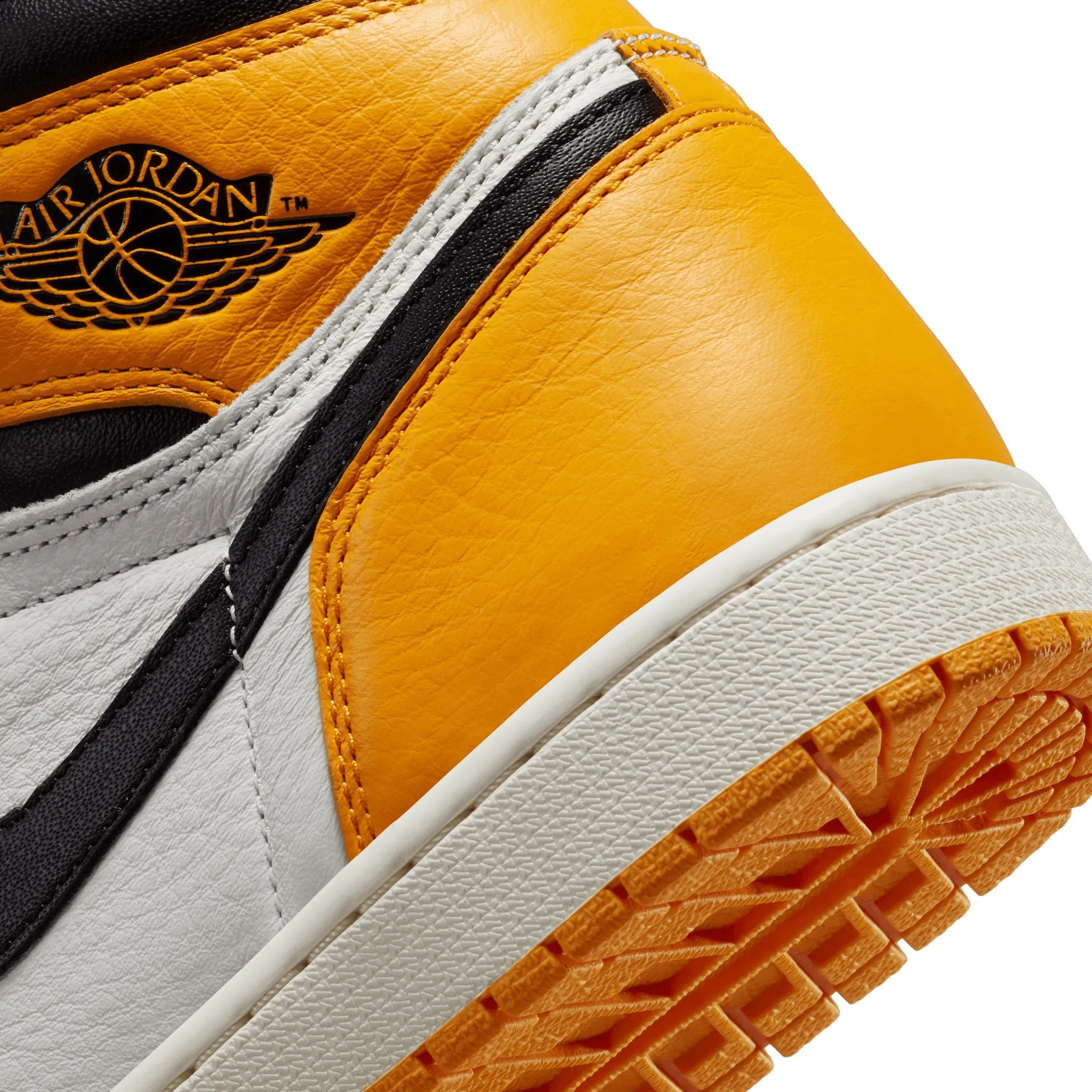 Air Jordan 1 Retro High OG 'Yellow Toe' 555088-711
