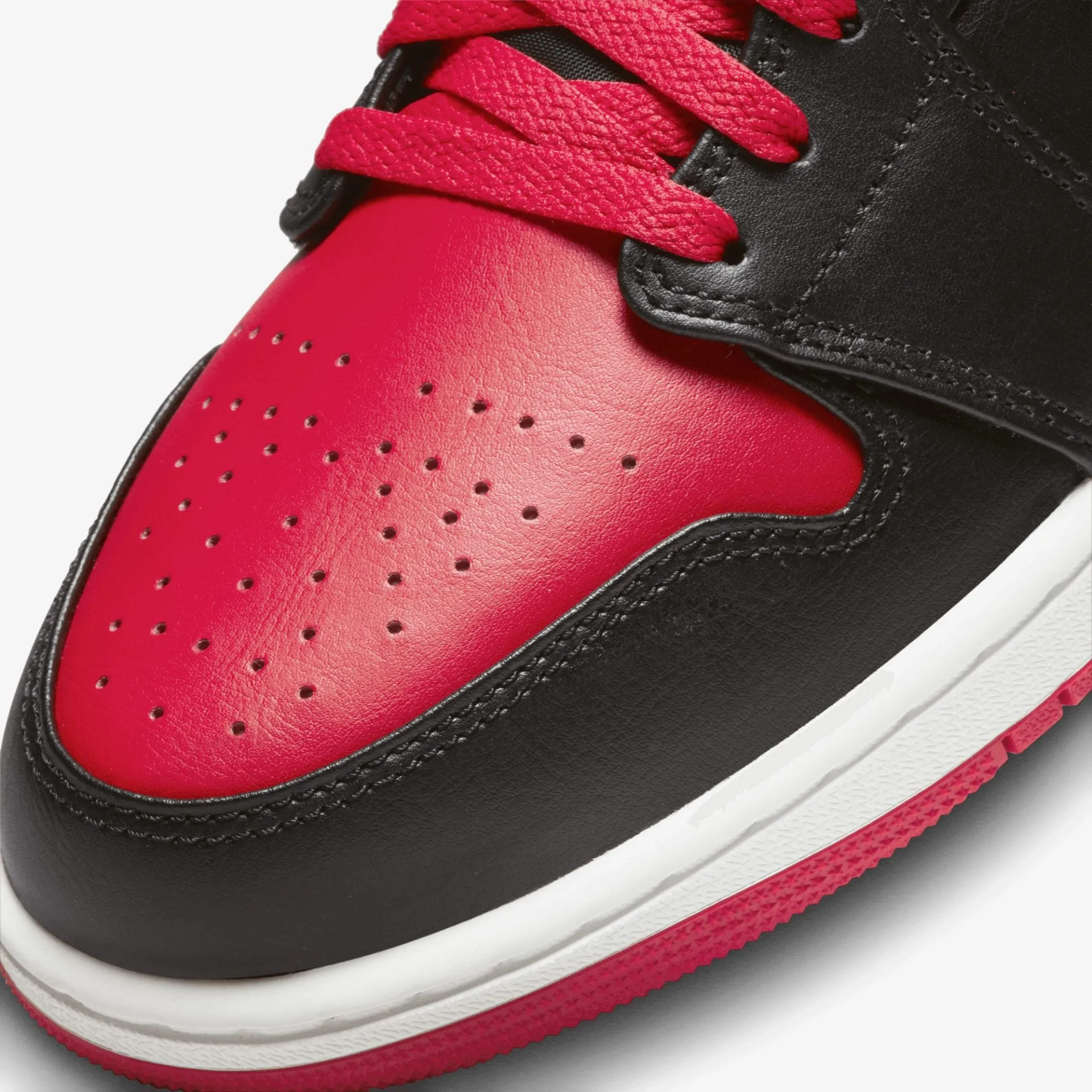 Jordan | AIR JORDAN 1 MID { BLACK/FIRE RED-WHITE