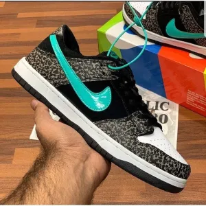 SB Dunks Atmos Elephant - Grey/Green Skate Shoes